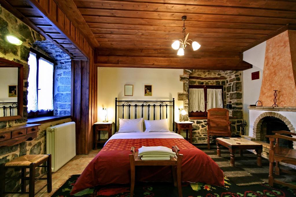 Archontiko Nikolopoulou Hotel Vytina Quarto foto