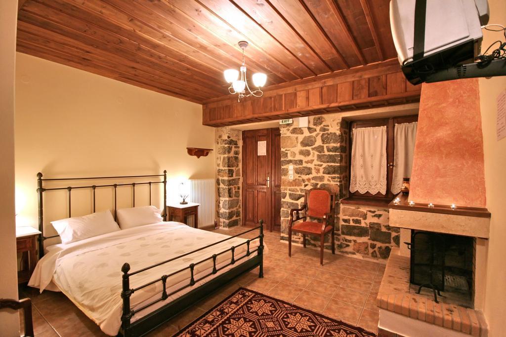 Archontiko Nikolopoulou Hotel Vytina Quarto foto
